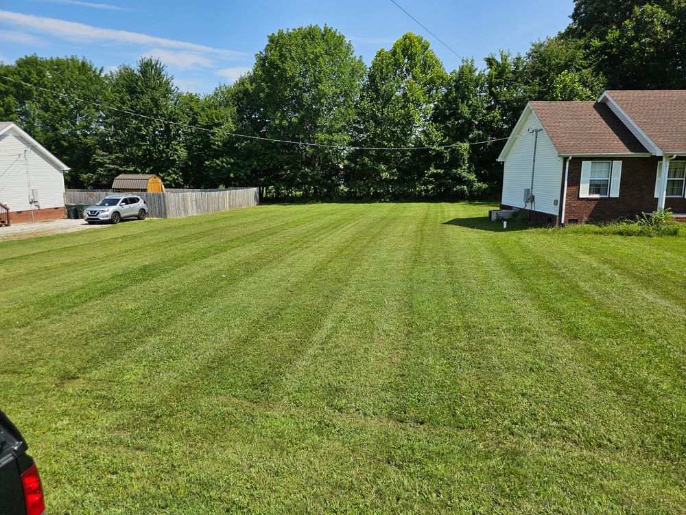 Lawn Care for Lawnscapers TN in White House, TN