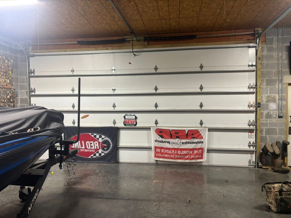 Custom Garage Door Designs for 423 Garage Doors, LLC in Signal Mountain, Tennessee