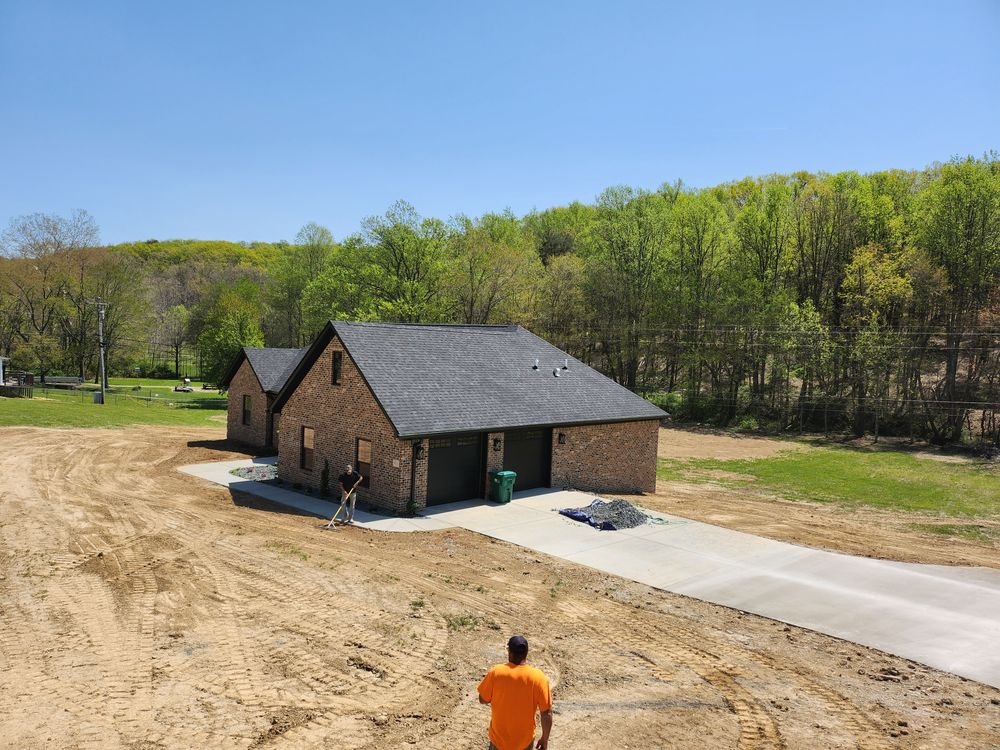 Concrete Driveways for Hellards Excavation and Concrete Services LLC in Mount Vernon, KY