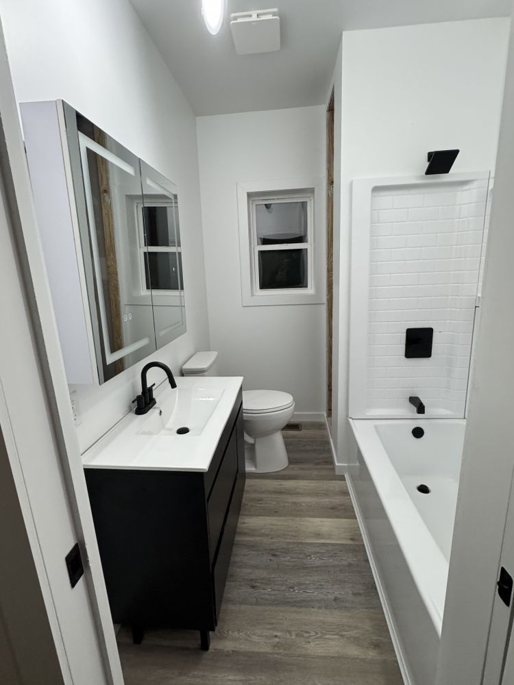 Steeleville bath for Dead Tree General Contracting in Carbondale, Illinois