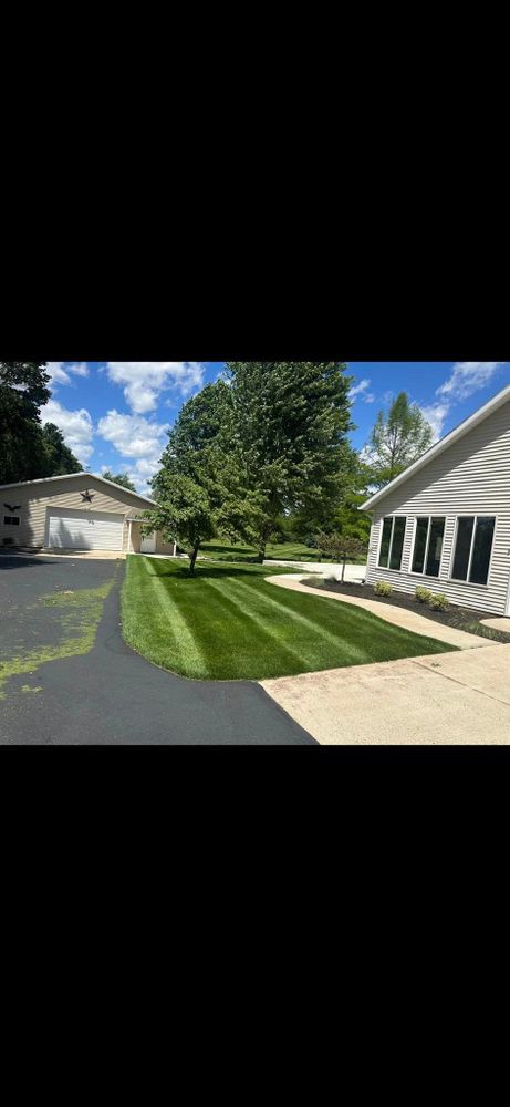 All Photos for FIRST CLASS GRASS LLC in Syracuse, IN