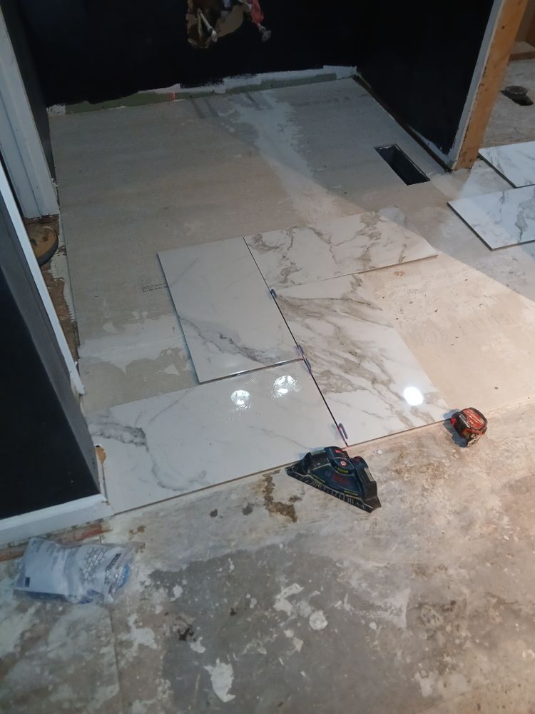 Makanda master and full bath for Dead Tree General Contracting in Carbondale, Illinois