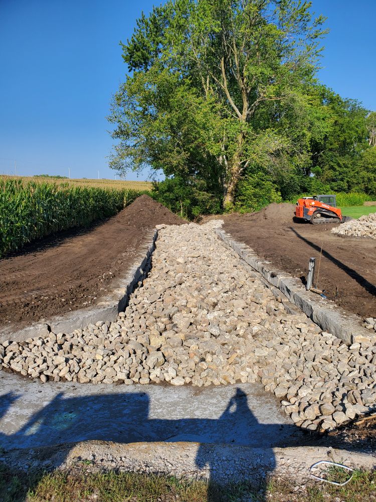 Limestone Rock Walls for Viking Dirtworks and Landscaping in Gallatin, MO
