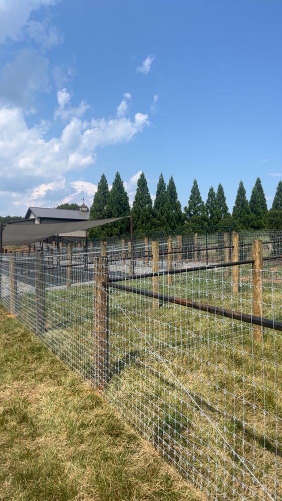 Fence for LB Fencing & Services in Archdale, NC