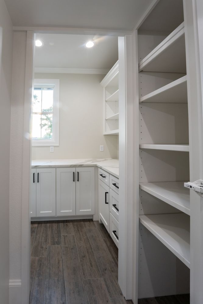 Closet for Neely Construction & Design LLC in Chandler, TX