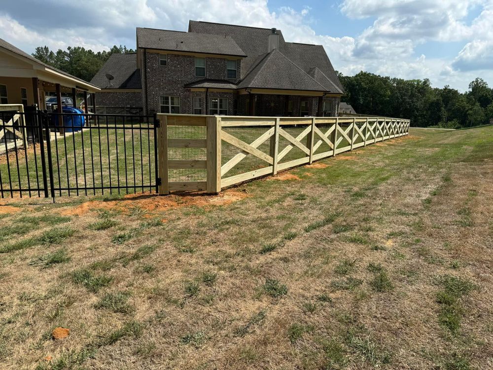 Custom Wooden Fences for Manning Fence, LLC in Hernando, MS