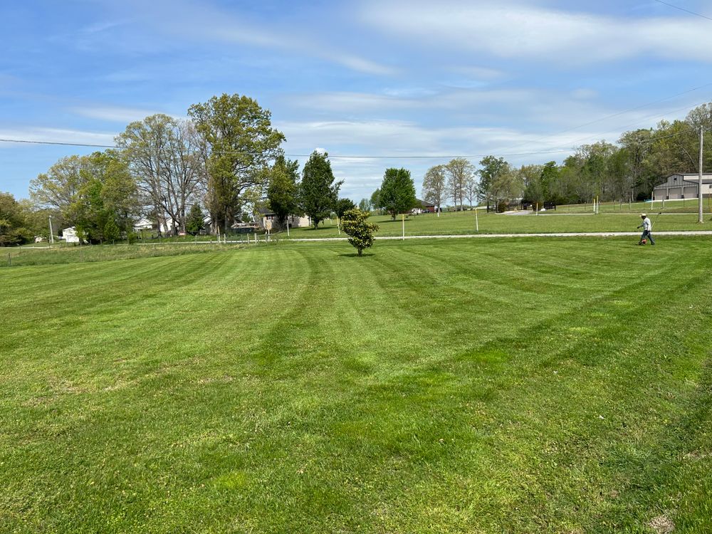 All Photos for Garcia Lawn Service & Landscaping in Lafayette, TN
