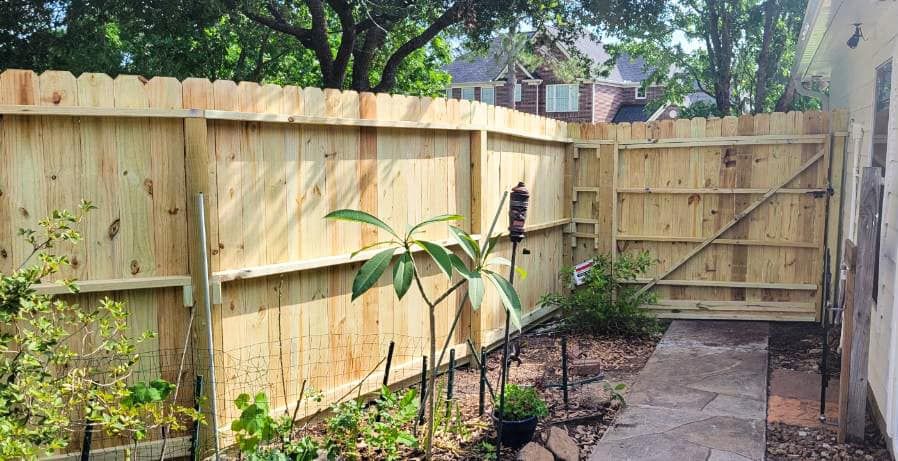 Fence Installation for Texas Fence & Outdoors LLC in Friendswood, TX