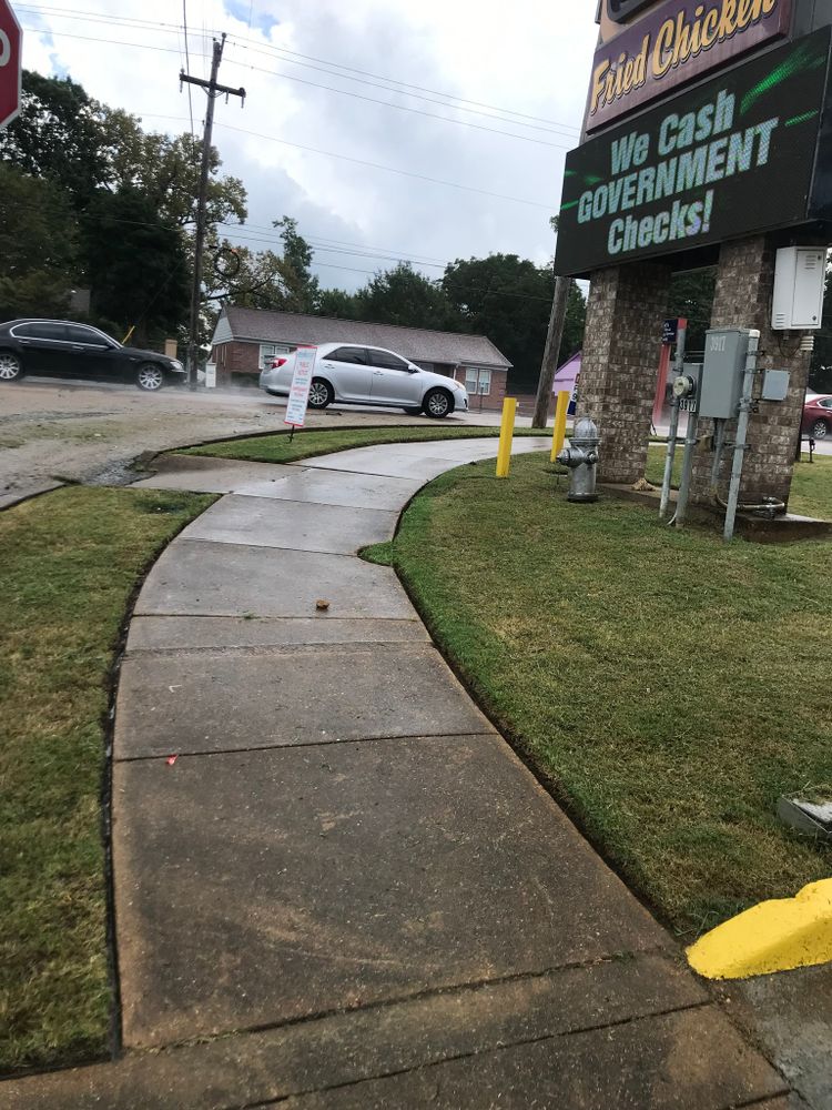 Landscaping for Big Guy's Lawn Care & Landscaping Services in Memphis, TN