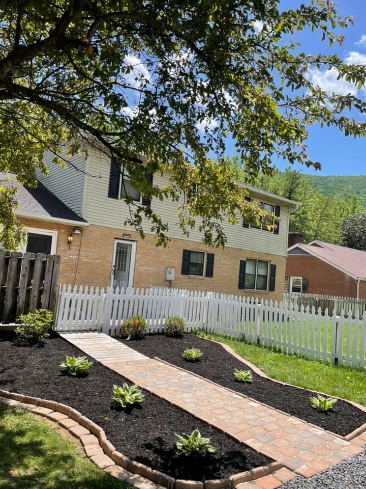 Hardscaping Landscaping for Horizon Construction in Covington, VA
