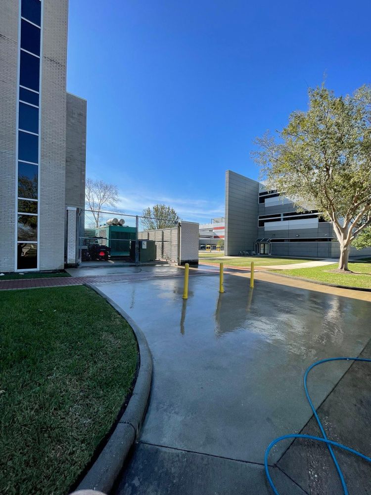 Home Softwash for E&E Pressure Washing Service, L.L.C. in Houston, TX