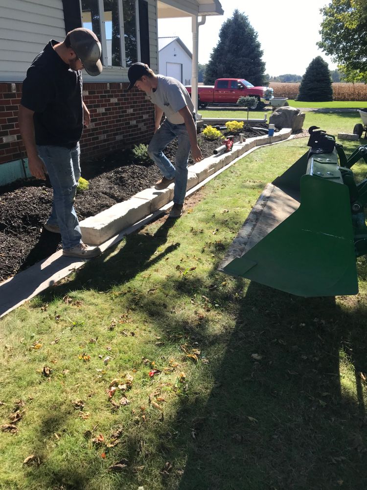 Landscape Edging for Stuckey Landscape & Excavation  in Rawson, OH