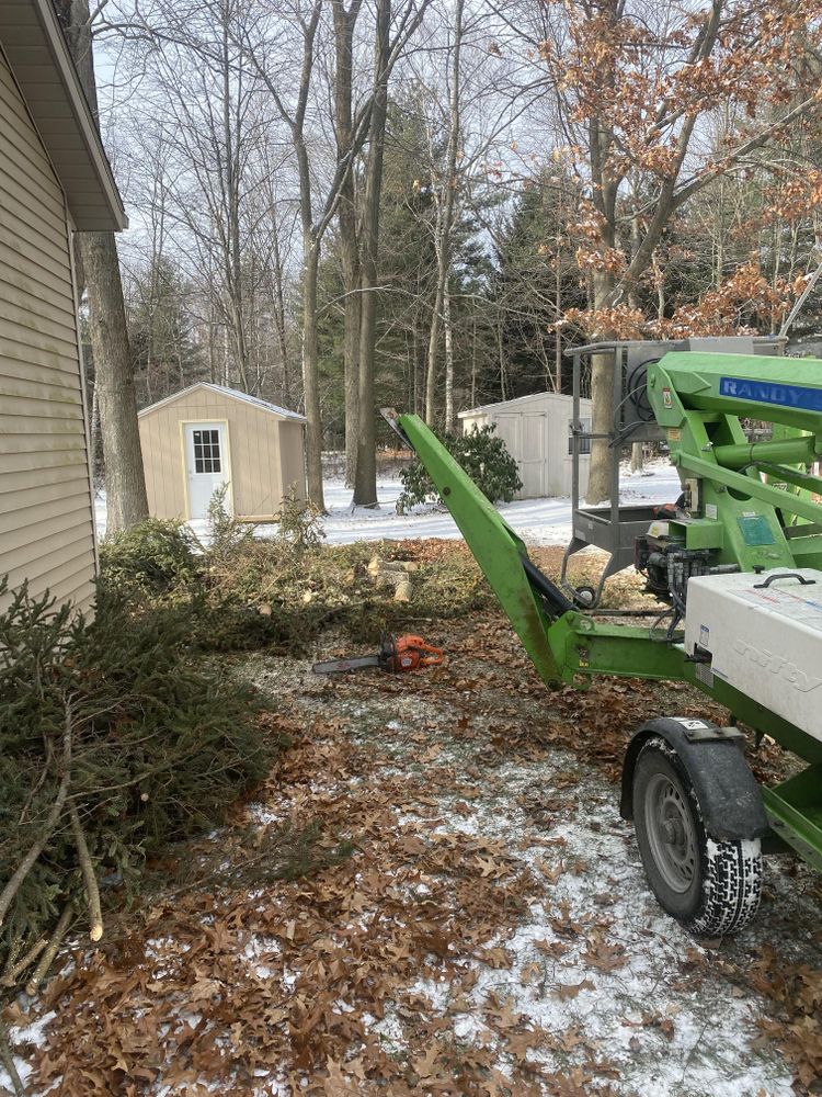 Fall Clean Up for Lake Huron Lawns in Marysville, MI