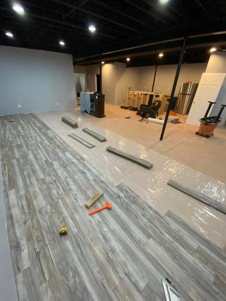 Flooring for Reyna’s Flooring & Trim Carpentry  in Allen PArk, MI