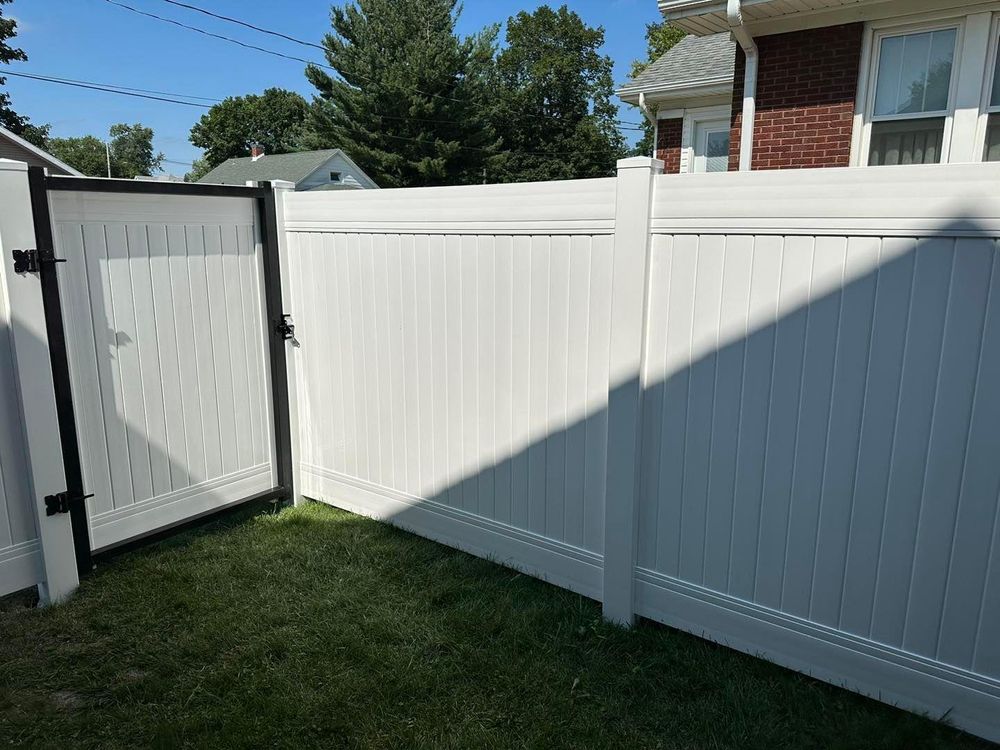 Fence Installation for Illinois Fence & outdoor co. in Kewanee, Illinois