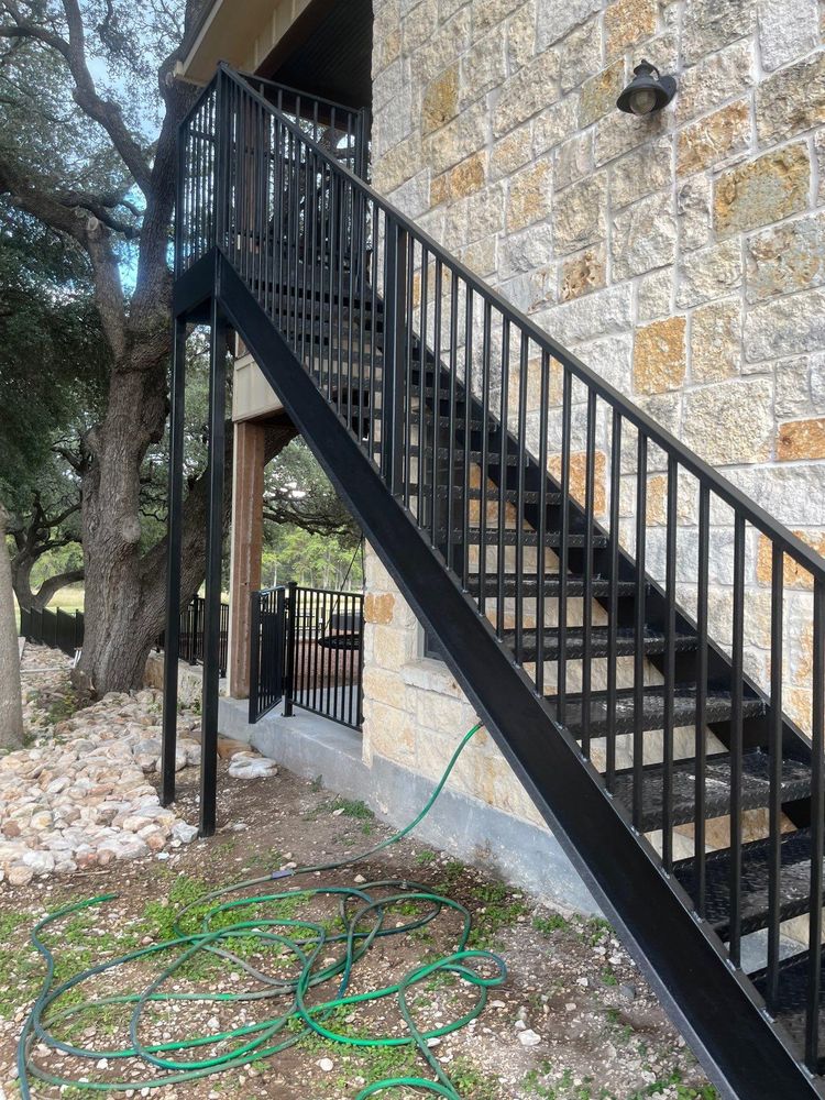 All Photos for De Leon Carpentry & Renovation  in Leakey, TX
