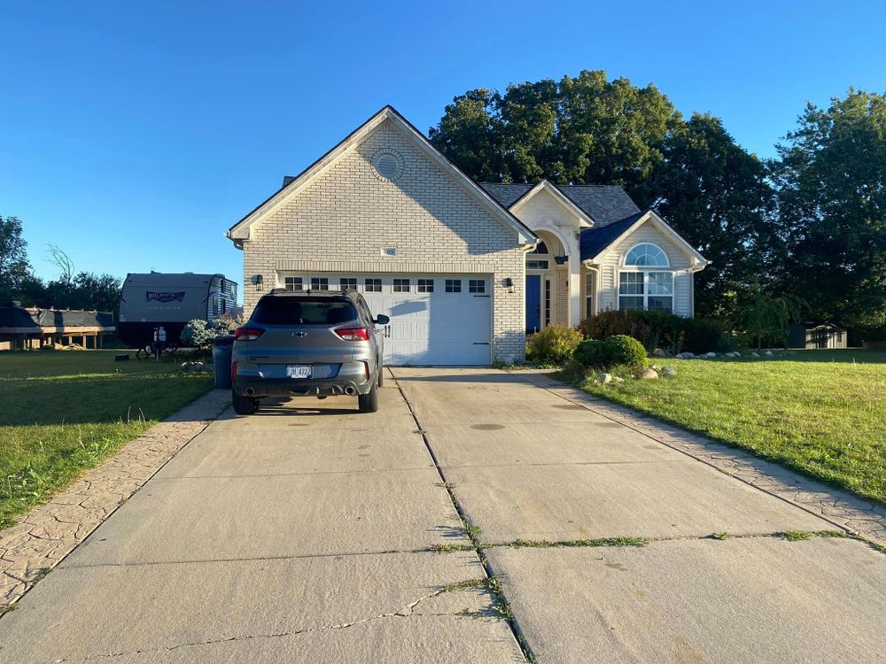 Exterior Painting for Lemos Professional Painting in Waterford Township, MI