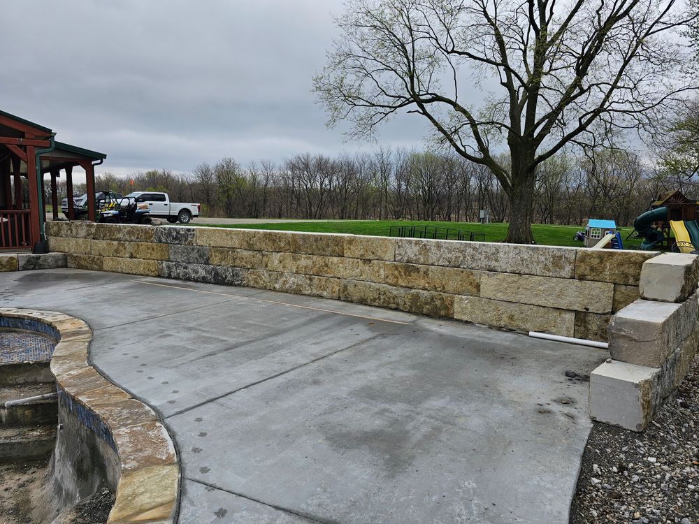 Retaining Wall Construction for Viking Dirtworks and Landscaping in Gallatin, MO