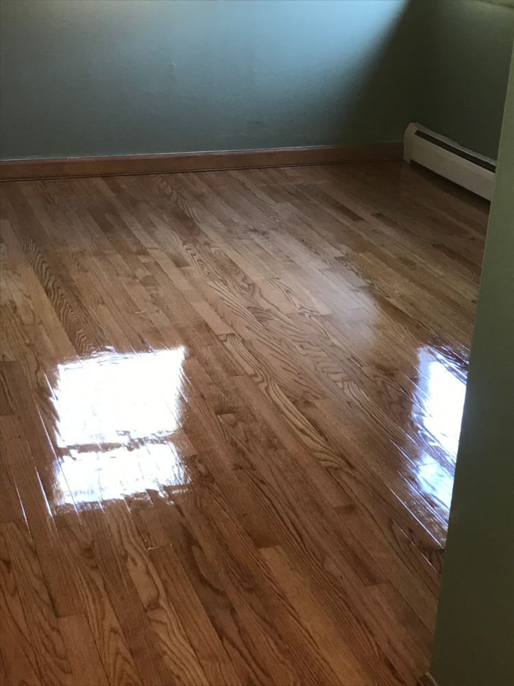 All Photos for Laura Mae Properties in Wolcott, CT