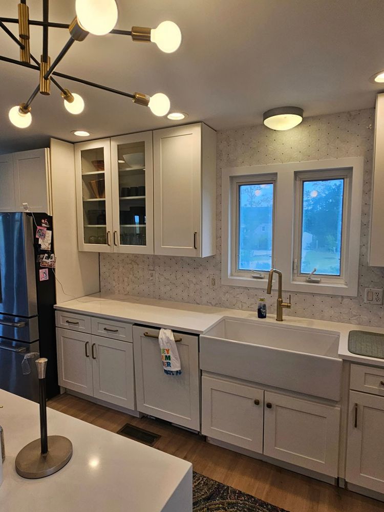 DL Construction & Flooring team in Morehead City, NC - people or person