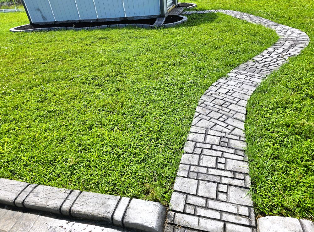 We can match the color to complement your style, creating decorative concrete curbing for walkways that adds character to your property while improving safety, especially on rainy days. for AL Curbs in Cape Coral, FL