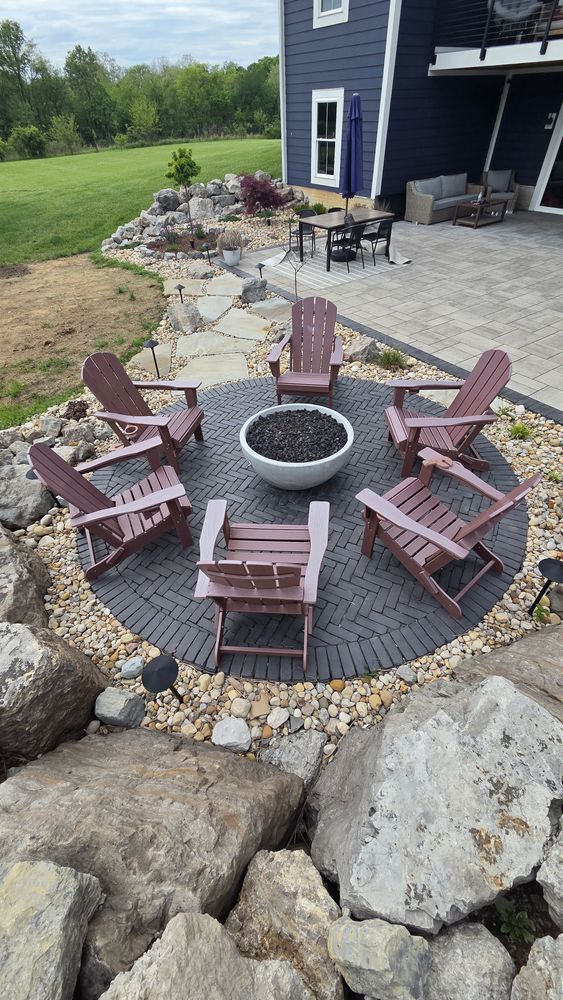All Photos for Admiring Landscapes in Lancaster, OH