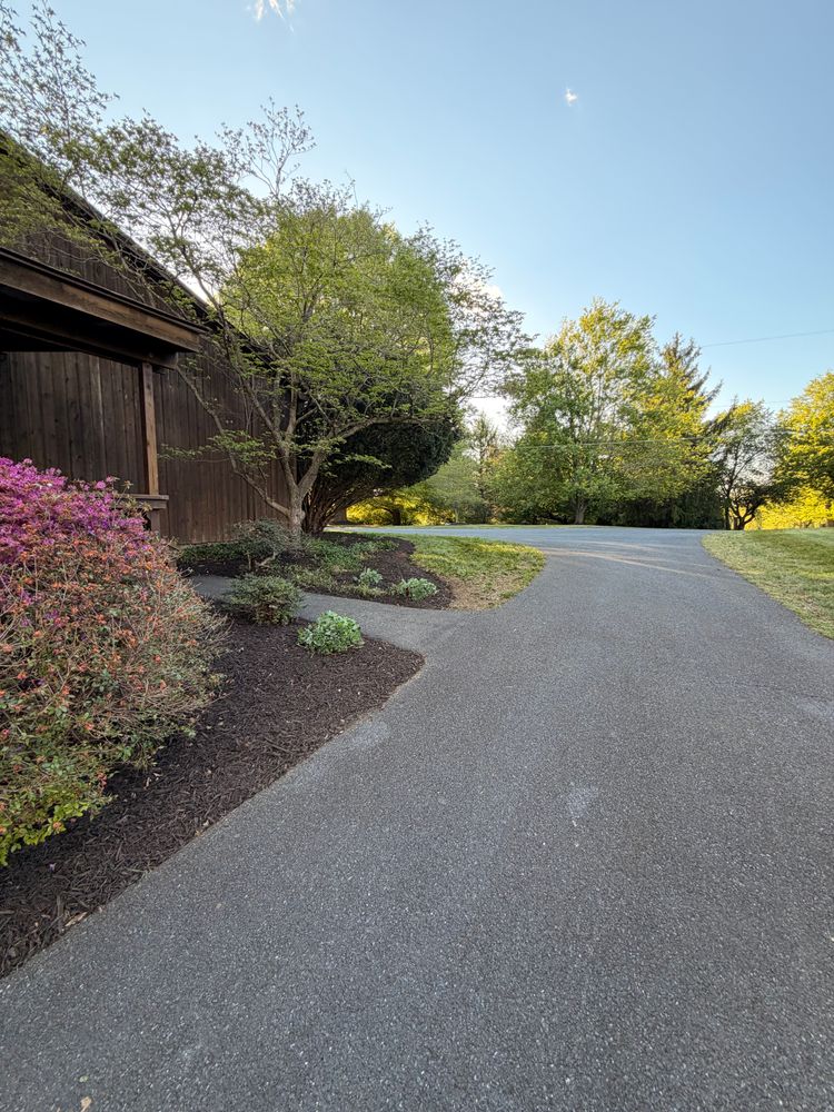 All Photos for Valencia’s Lawncare in Charlottesville, VA