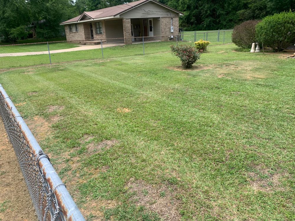 Lawn Care for I&J MicroMegas Lawncare LLC in Jacksonville, AL