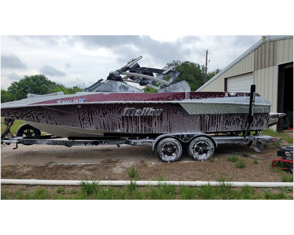 Boat Exteriors for L'Finesse Auto/Boat Details in Dallas, TX