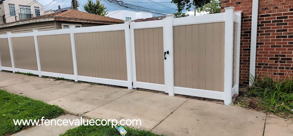 VINYL FENCES for Fence Value Corp in Chicago, IL
