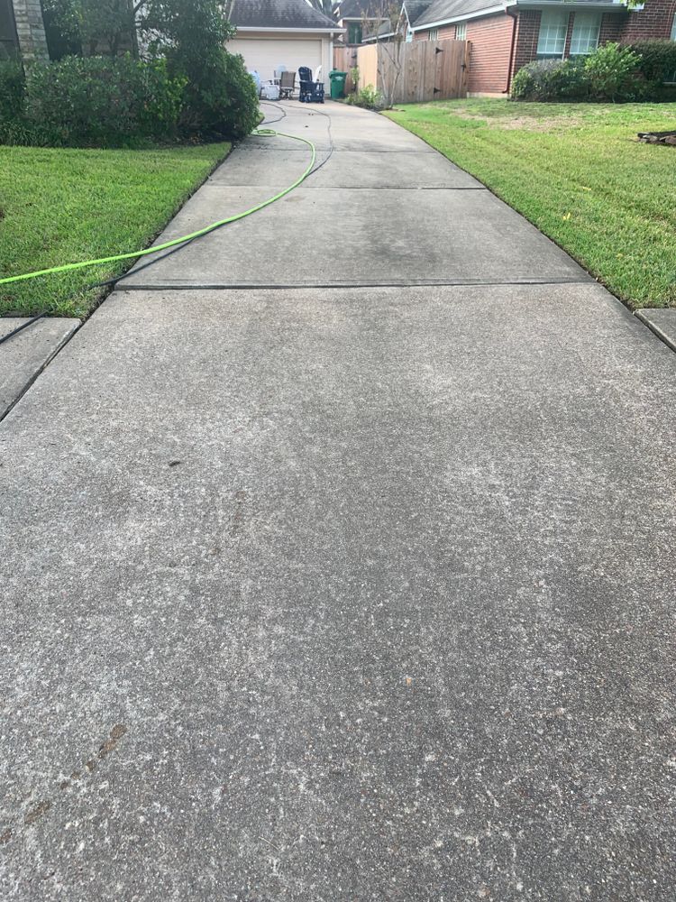 Pressure Washing for Houston Junk Removal - Klean Team Services in Spring, TX