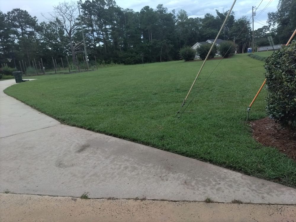 Landscaping for Fresh Cut Yard & Lawn Care LLC in Forsyth, GA