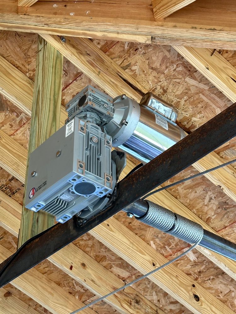 Boat hoist maintenance and repair  for BR Construction LLC in Corsicana, TX