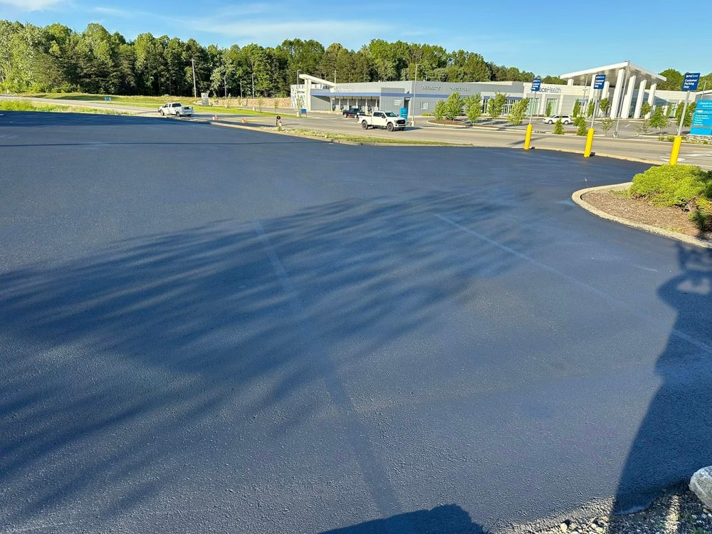 Asphalt for Metzler Paving and Sealcoating in Jacksboro, TN