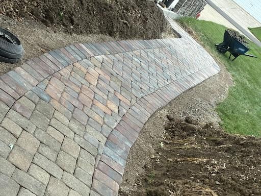 Mulch Installation for Division80 Landscaping & Lawncare in Marysville, OH