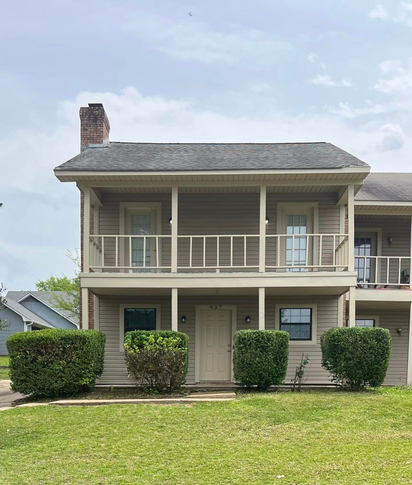 Landscaping for Amis Lawn and Landscape, LLC in Clinton, MS