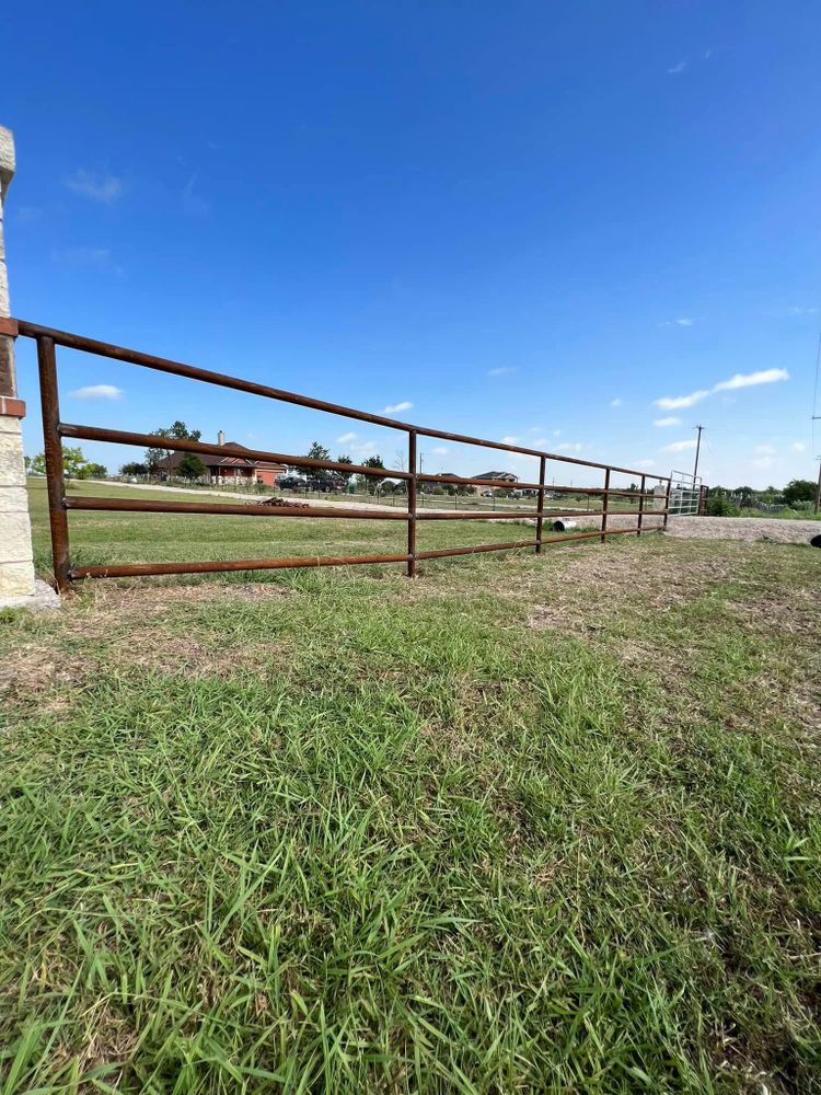 Fences for Chavez Welding & Fencing in Manor, TX
