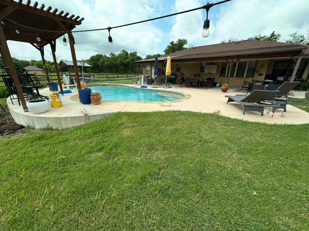 Landscaping for Fine Line Lawn Care & Landscaping in Aledo, TX