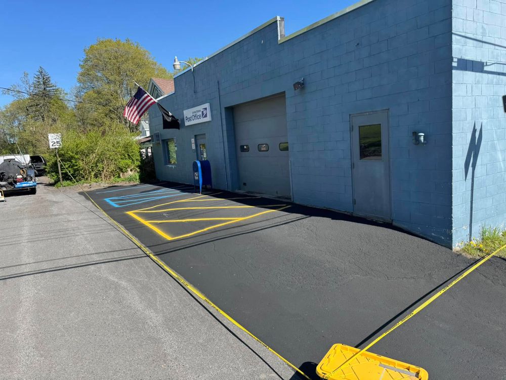 Asphalt for Dibbles Asphalt Maintenance in Westernville, NY