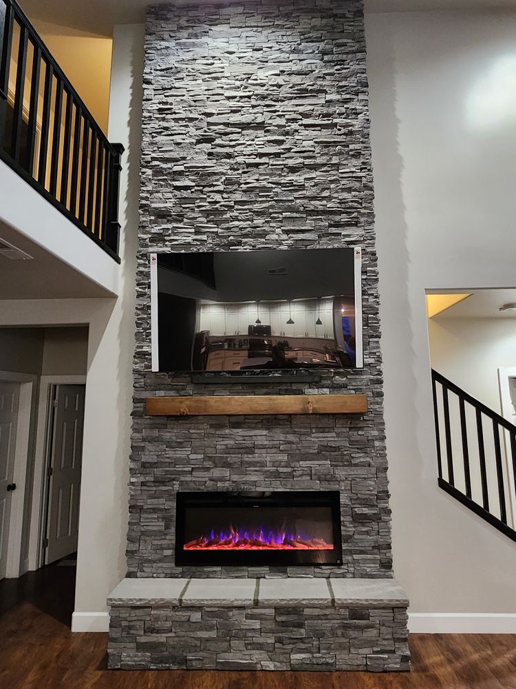 Thomas fireplace for Custom Valley Construction   in Sunnyside, Washington
