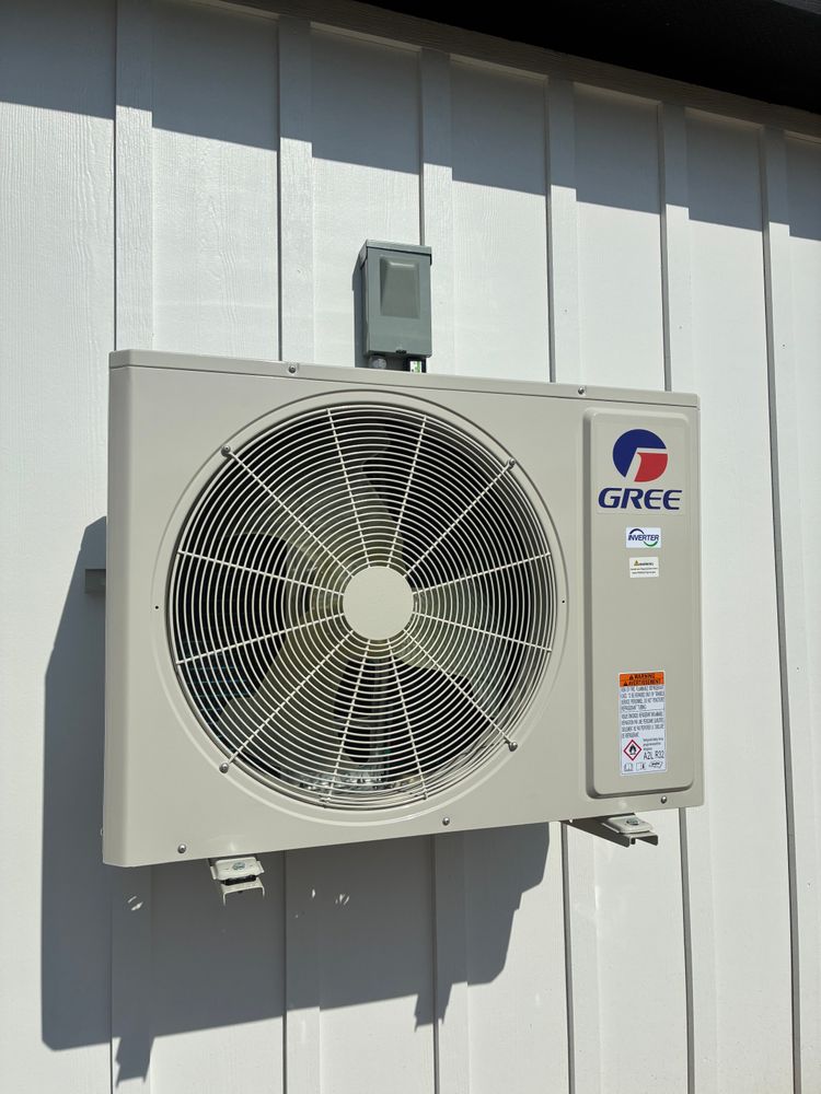 All Photos for Isaac’s Air in Yoakum, TX