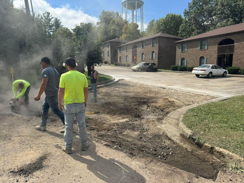 Concrete Driveways for Hellards Excavation and Concrete Services LLC in Mount Vernon, KY