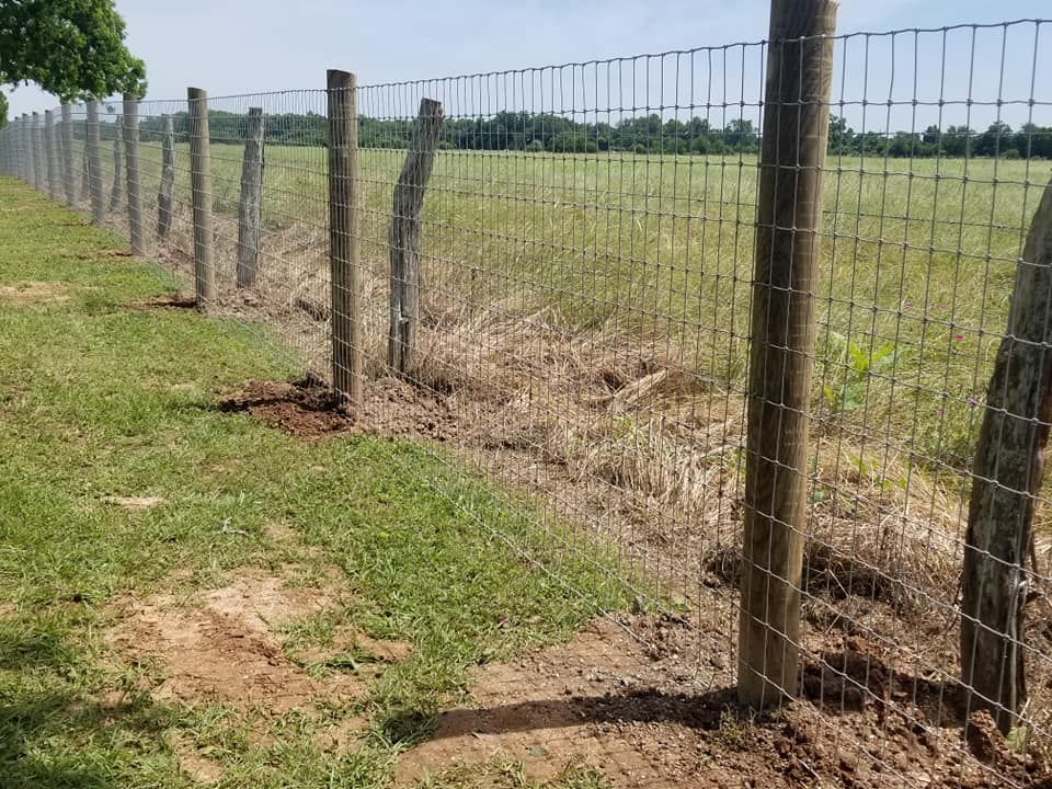 Field Fence (Wood post and wire) for Pride Of Texas Fence Company in Brookshire, TX