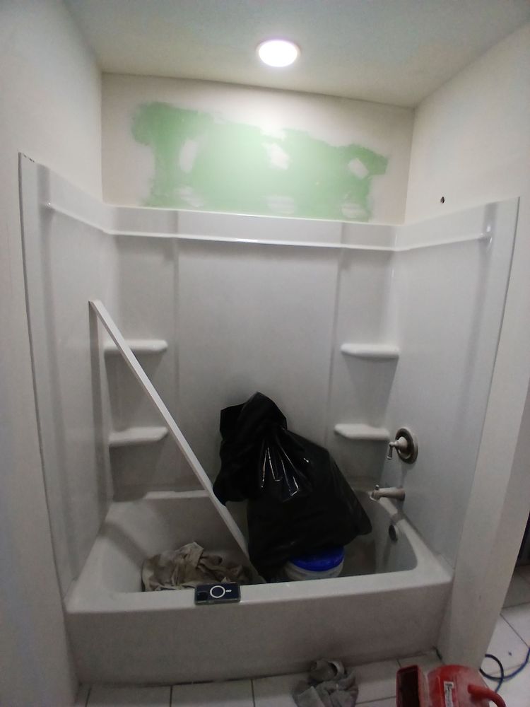 west Frankfort Master and Full Bath Renovations for Dead Tree General Contracting in Carbondale, Illinois