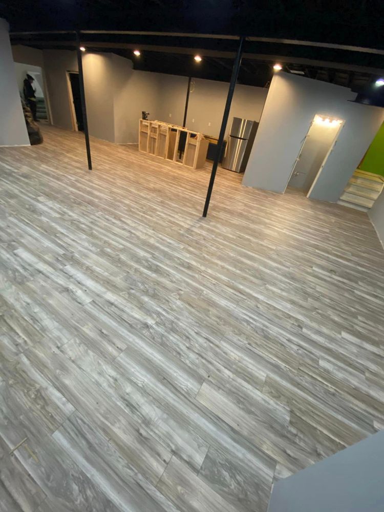 Flooring for Reyna’s Flooring & Trim Carpentry  in Allen PArk, MI