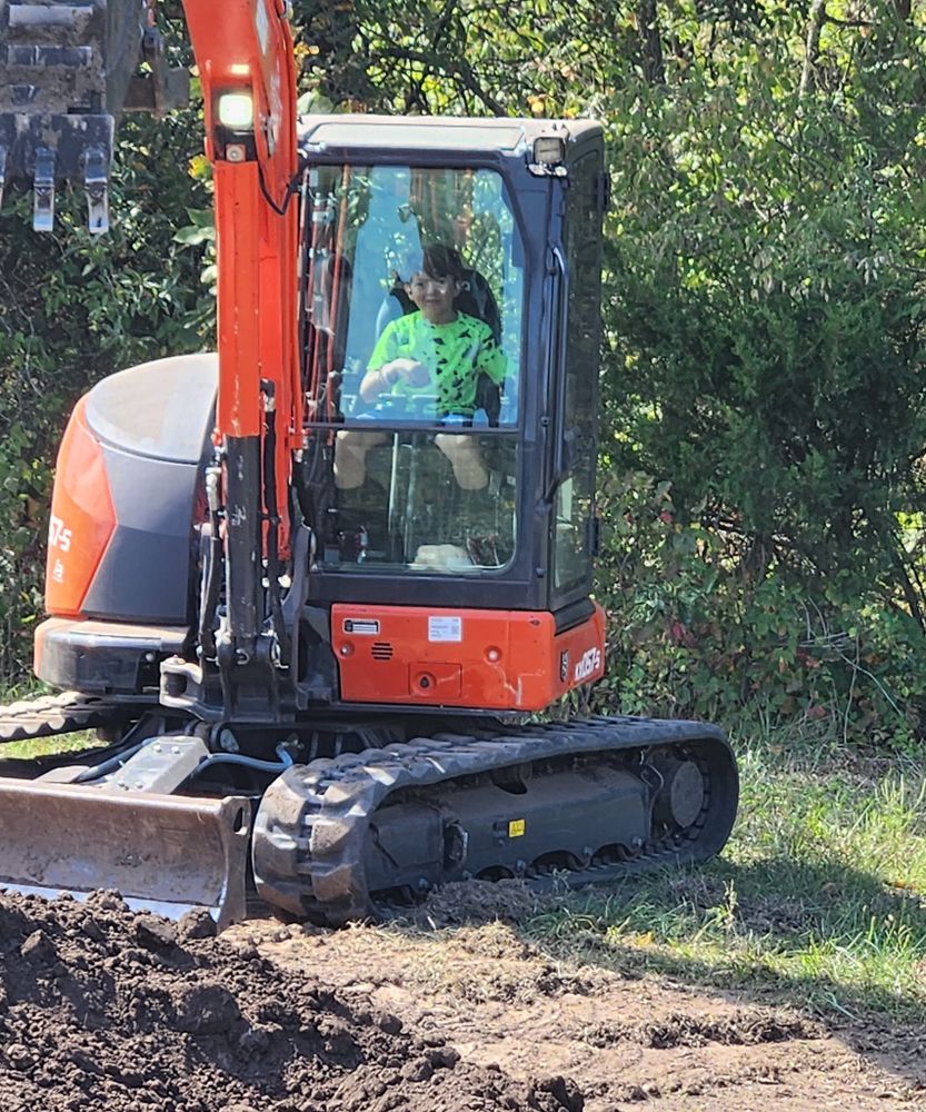 Excavating for Kelly’s Excavating and Dirt Work in Kansas City,, MO