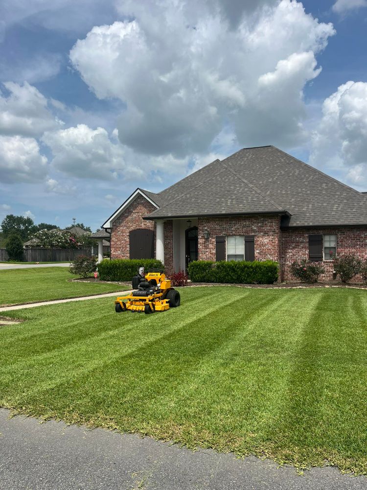 All Photos for Bayou Blades LawnCare LLC in Lafayette, LA