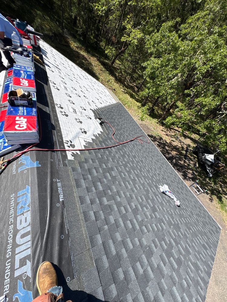 All Photos for Crestwell Roofing Plus LLC in Grants Pass, OR