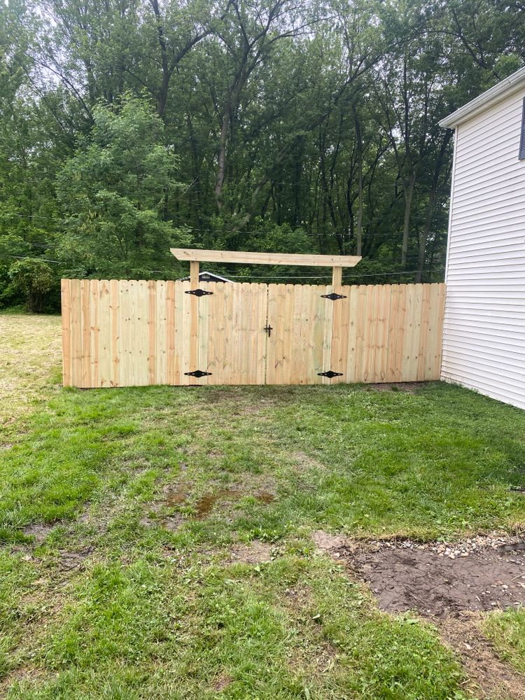 Wood fence for Castle Fence and Deck LLC in Medina, OH