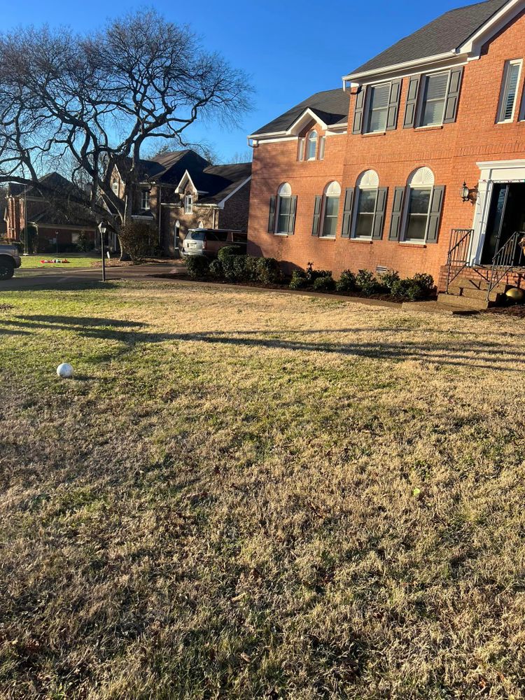 Landscaping for Team Bard Lawn Care SVC in Woodbury, TN